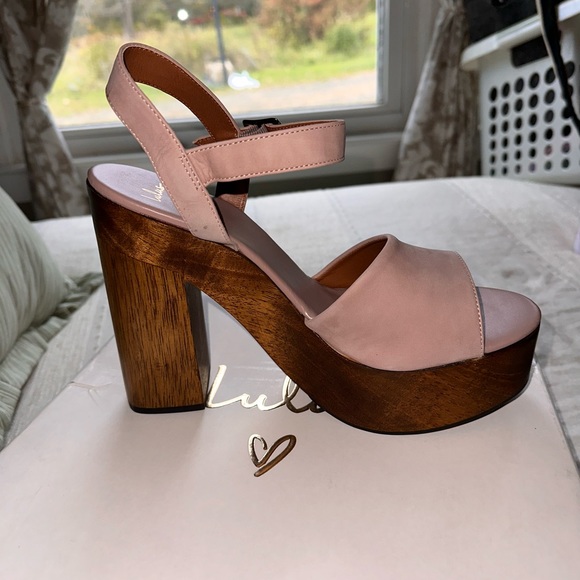 Lulu’s Lolita leather powder pink platform heels - Picture 3 of 6